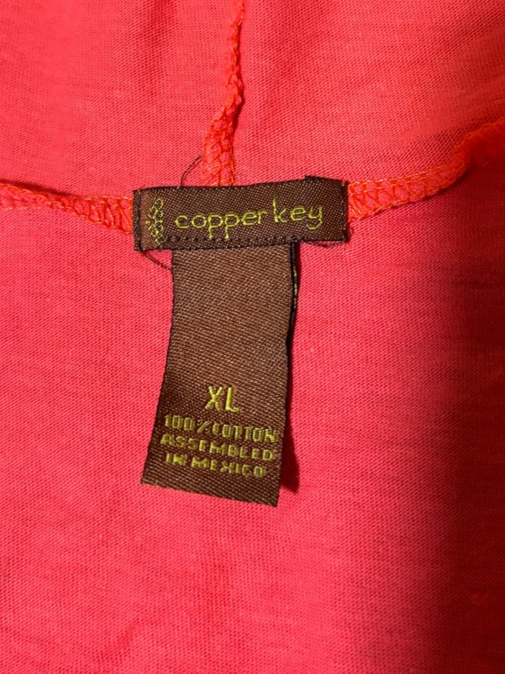 E87 Copper Key Coral Hooded V-Neck Tee with Angel Wing Graphic, Size XL - Picture 2 of 6